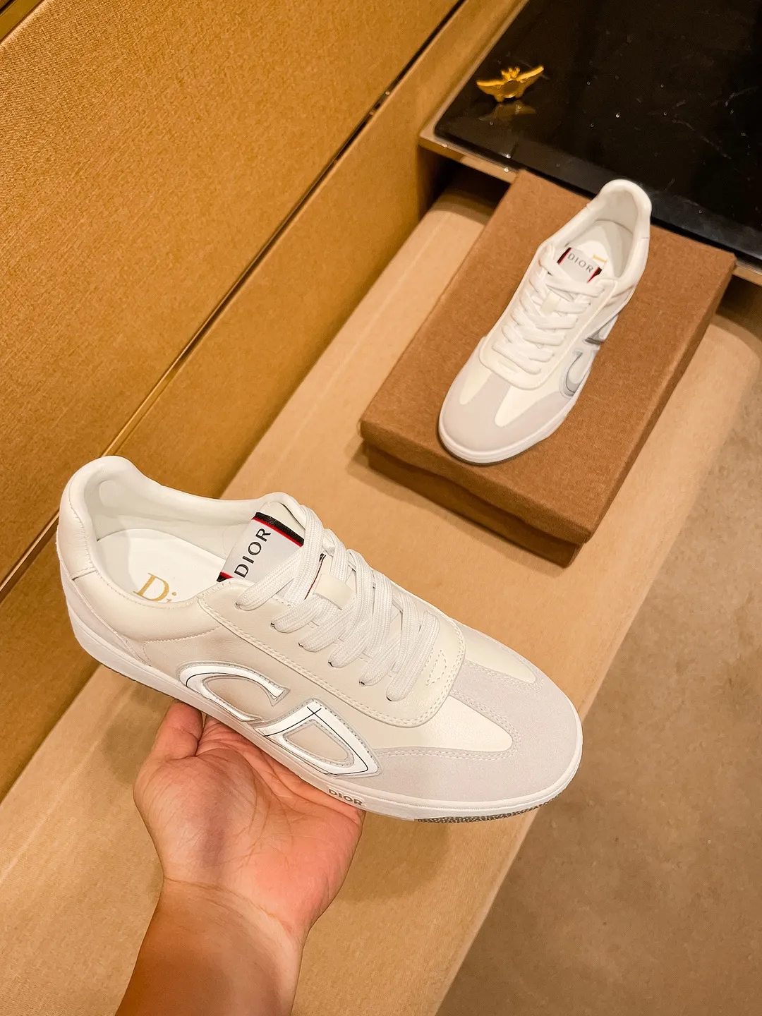 Men's shoes 💰 420💰【Dior】🔥 High-end men's shoes brand official website 1:1 latest masterpiece: the upper is made of Italian imported first-layer cowhide with a comfortable and breathable lining➕original non-slip and wear-resistant outsole🔥, making walking more convenient and comfortable! An exclusive new model, a stunning work, a beautiful 1:1 replica [color] compared to the official quality! Create a fashionable personality to set off your uniqueness! A must-have for trendy men! Classic 🔥Size: 38-44 Color: 🔥 2⃣️colors available🔥.